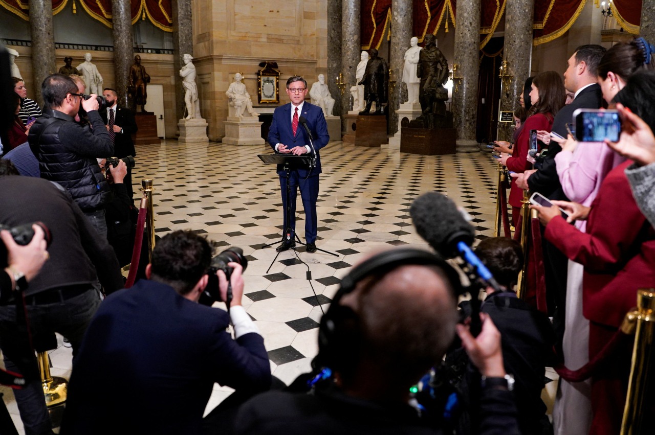 House Votes to End Record-Long Government Shutdown