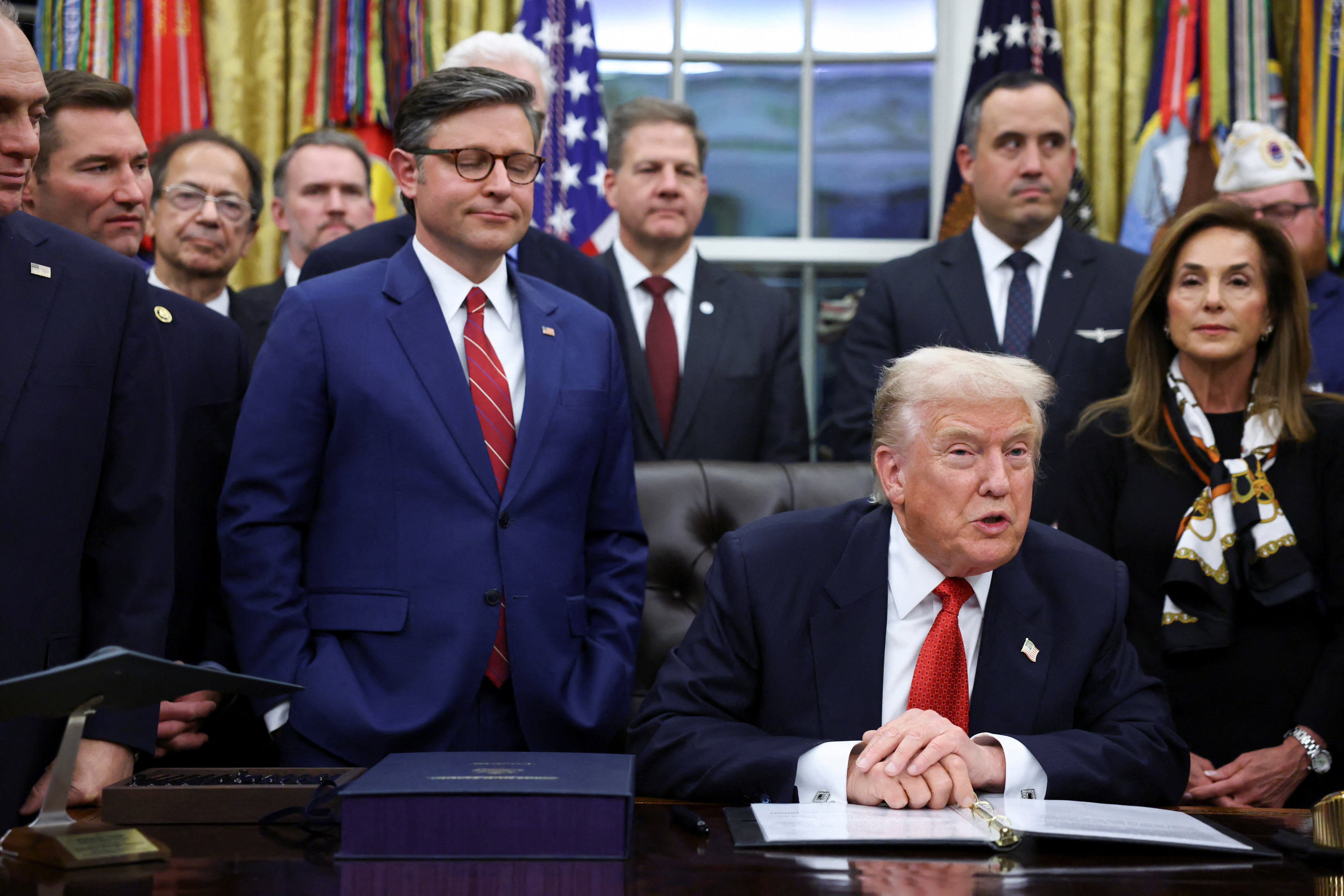 Trump signs bill to end gov't shutdown after bill passes house