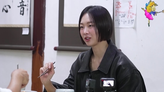 금새록, 부국제 뒤집은 파격 드레스 비화 고백 “난 멋있다고 생각”(전현무계획)