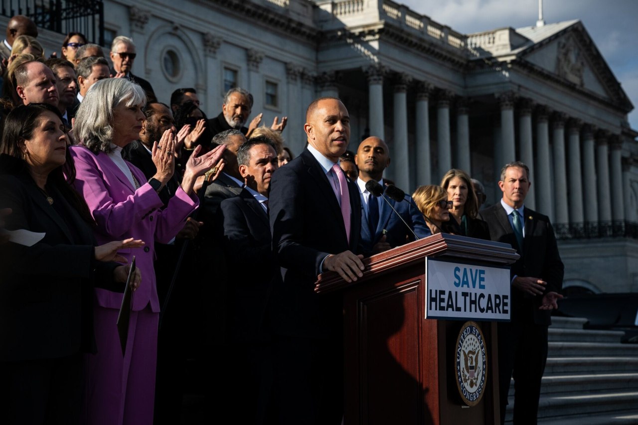House Votes to End Record-Long Government Shutdown