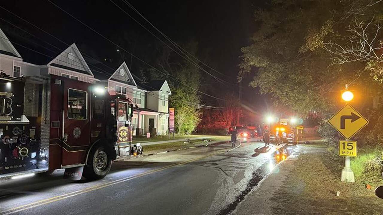 Fire crews respond to vacant house fire in Summerville