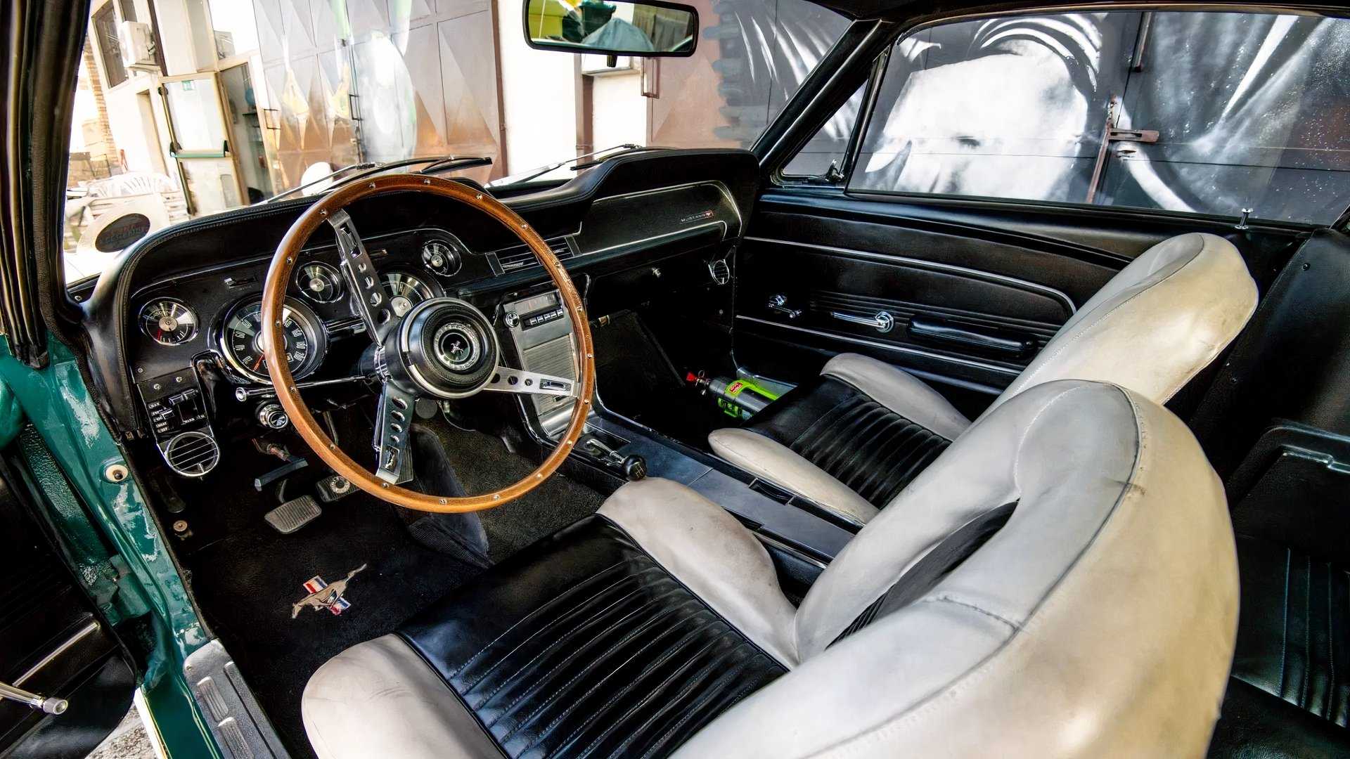 1967 Zagato Ford Mustang interior pic