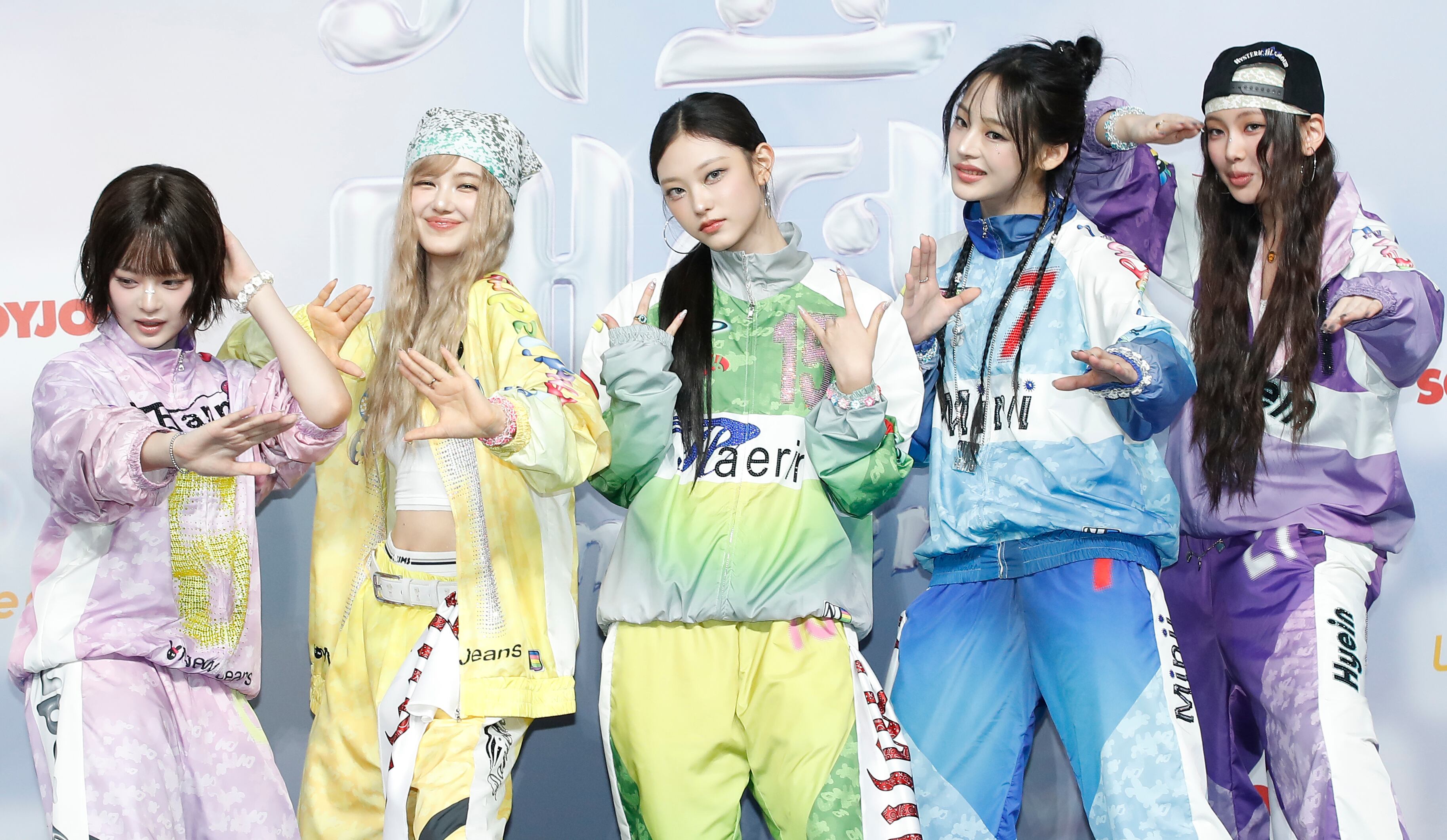 NewJeans #39 Staggered Return Challenges Full Group Comeback