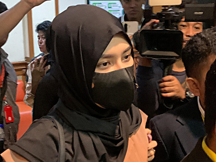 Mahkamah Setujui Gugatan Cerai Angbeen Rishi vs Adly Fairuz