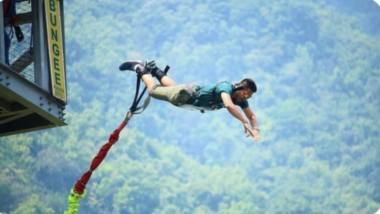 Youth fall on roof during Bungee Jumping in Rishikesh; suffered ...