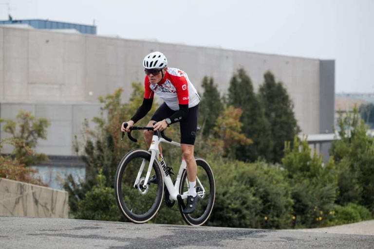 Premier test du nouveau Cinelli Aéroscoop, le vélo le plus ...