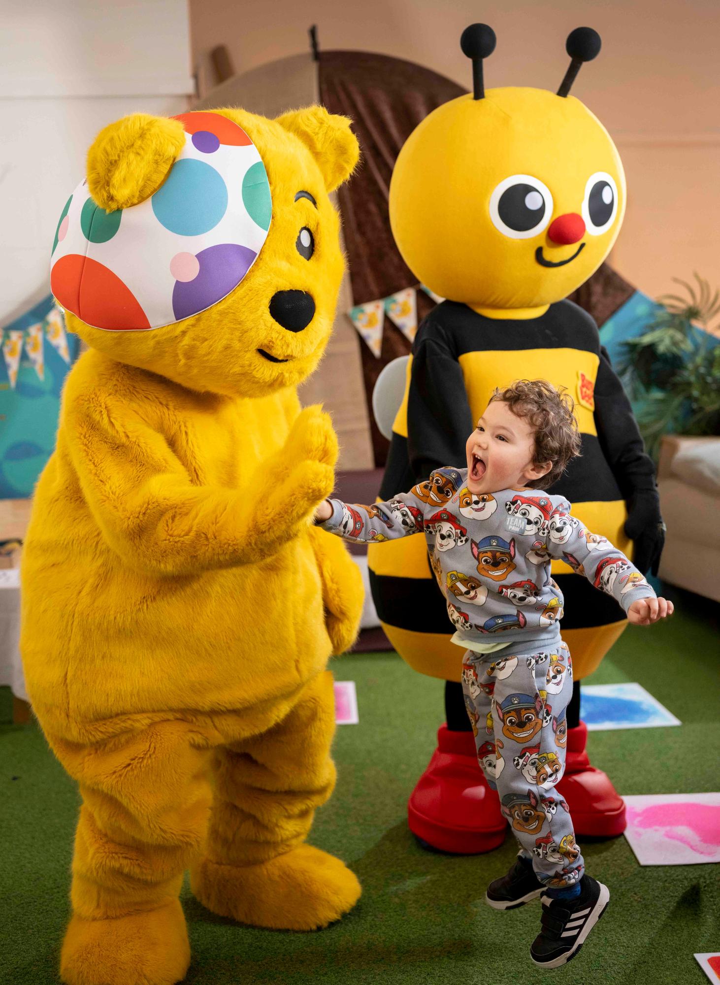 Crawley children Join Busy Bees’ nationwide ‘Great Kindness Swarm’ for ...