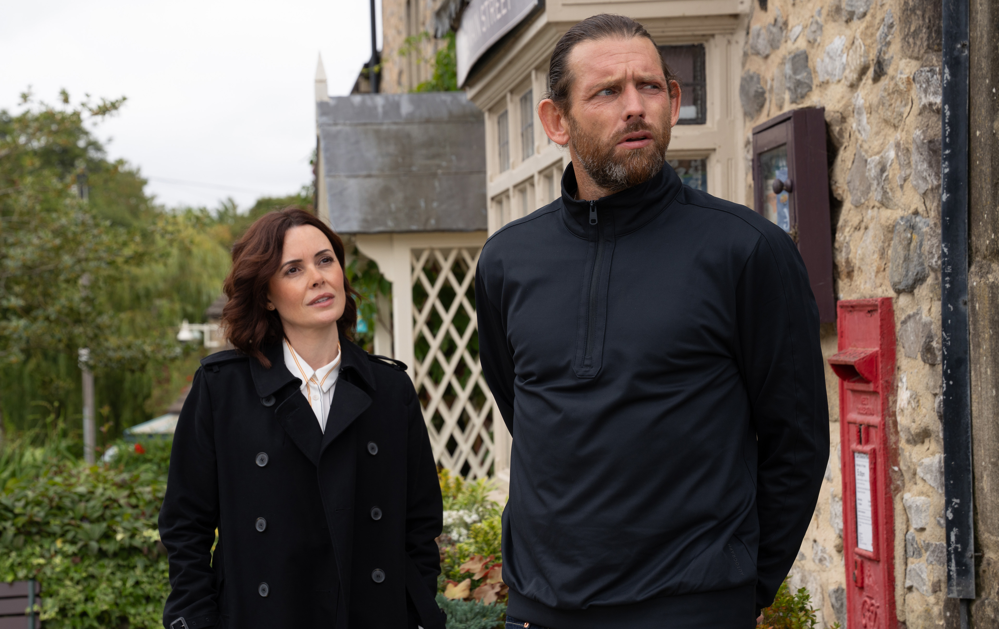 Who plays Kev in Emmerdale?