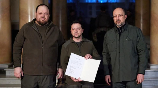 Zelenskyy Close Associate Embroiled in $100 Million Scandal