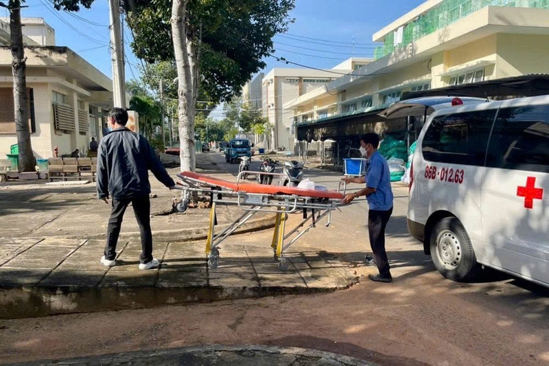 Người đàn ông tử vong nghi rơi từ tầng cao khách sạn ở Lâm Đồng