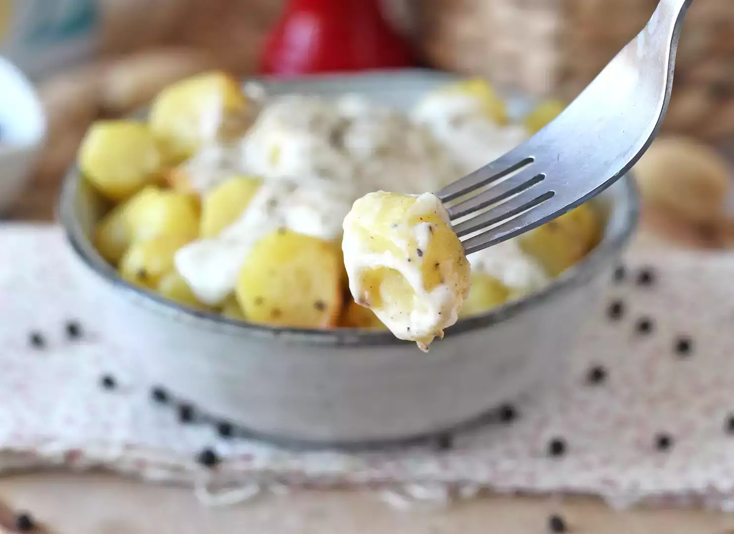 Cremig gebackene cacio e pepe-kartoffeln: die einfache beilage, die ...