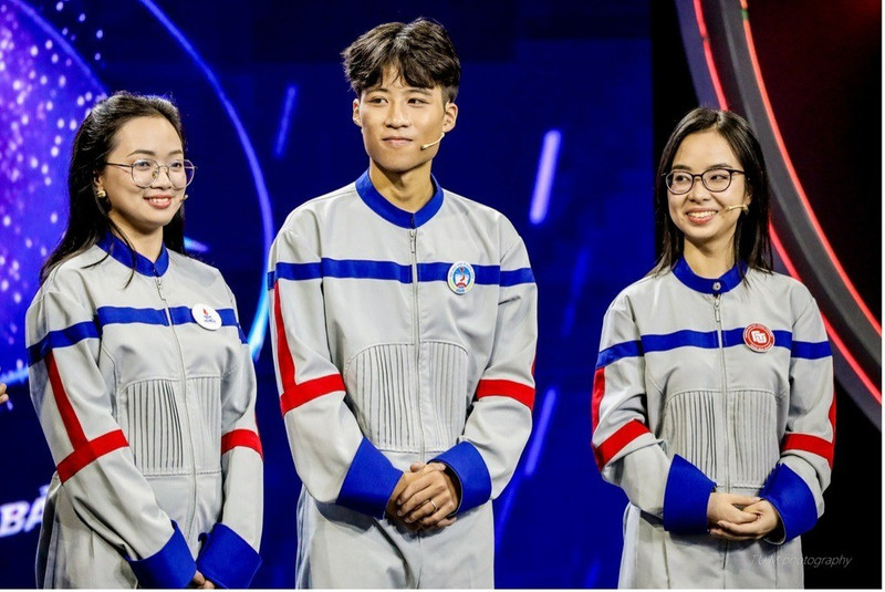 Game show đối đầu 100 nghệ sĩ Việt