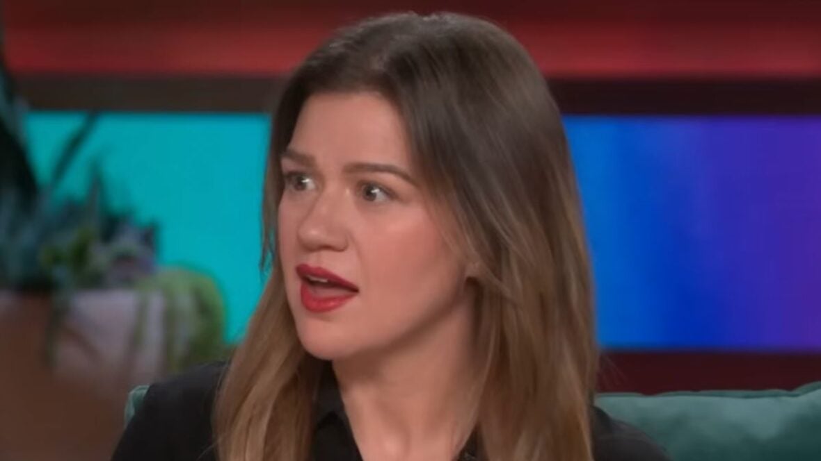 Kelly Clarkson's Staff Regrets Their Reaction After Personal Loss