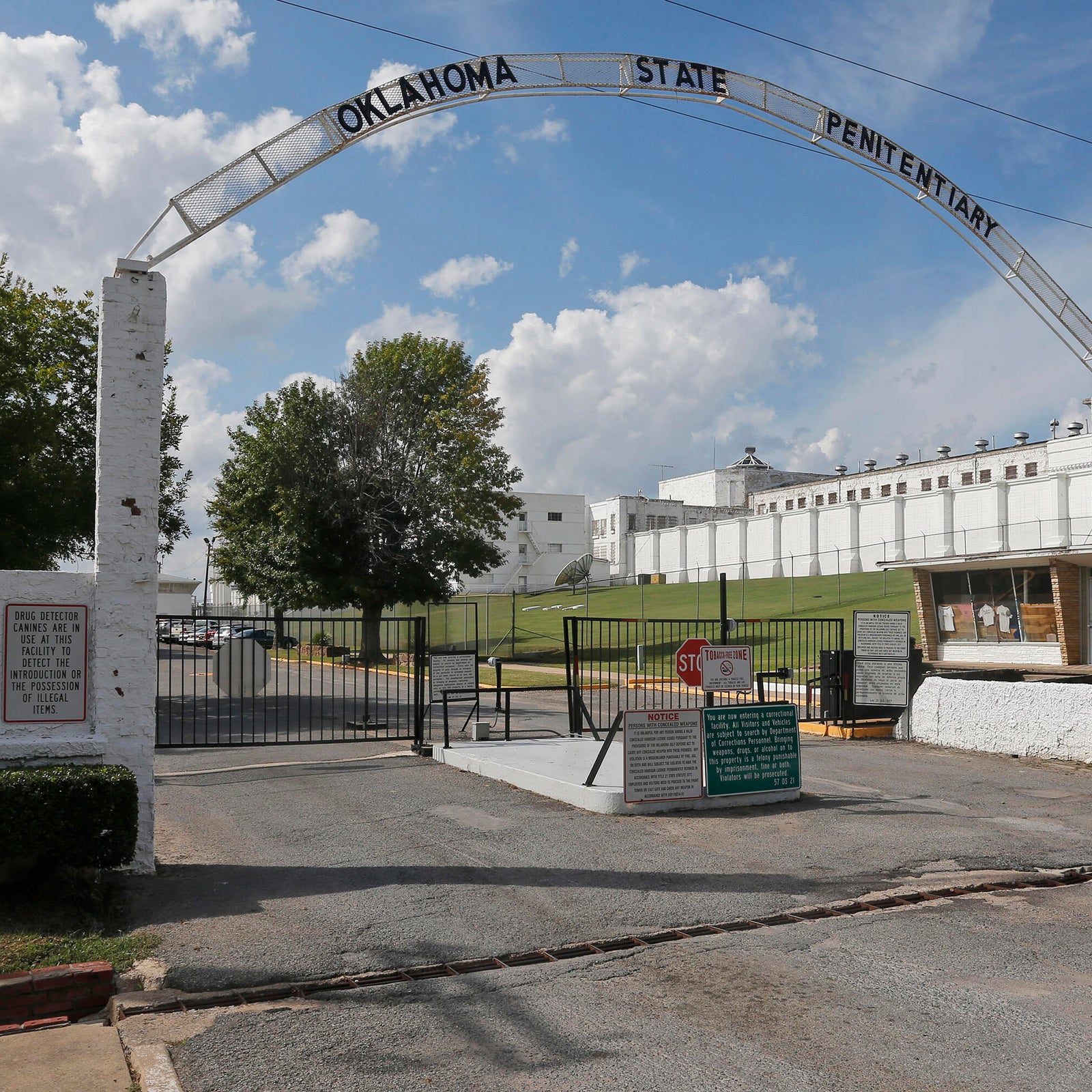 Death row inmate granted clemency right before his scheduled execution