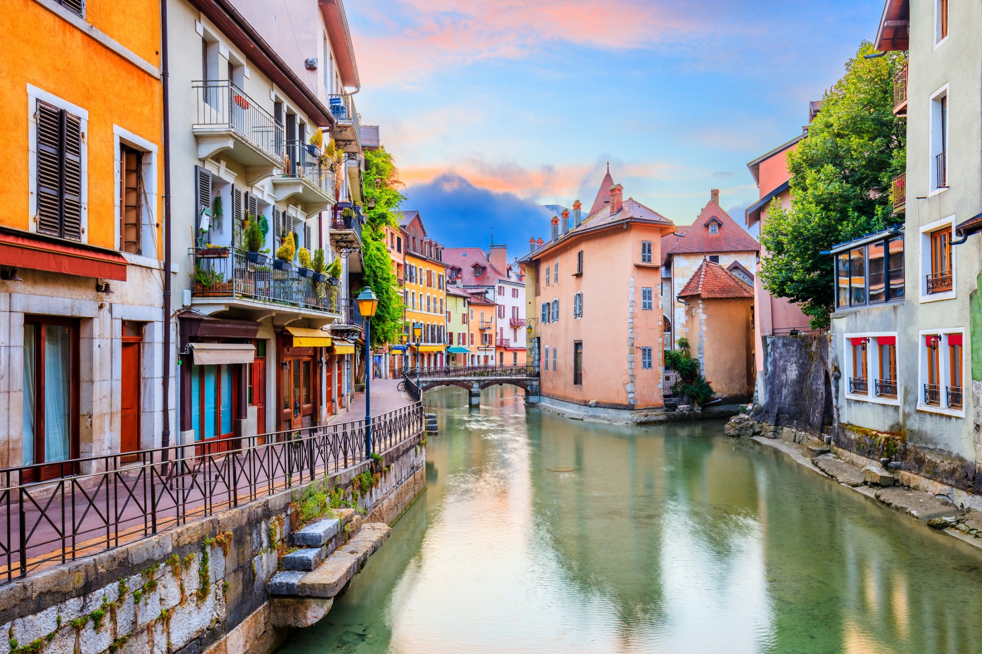 Discover the stunning canals of the 'Venice of France'
