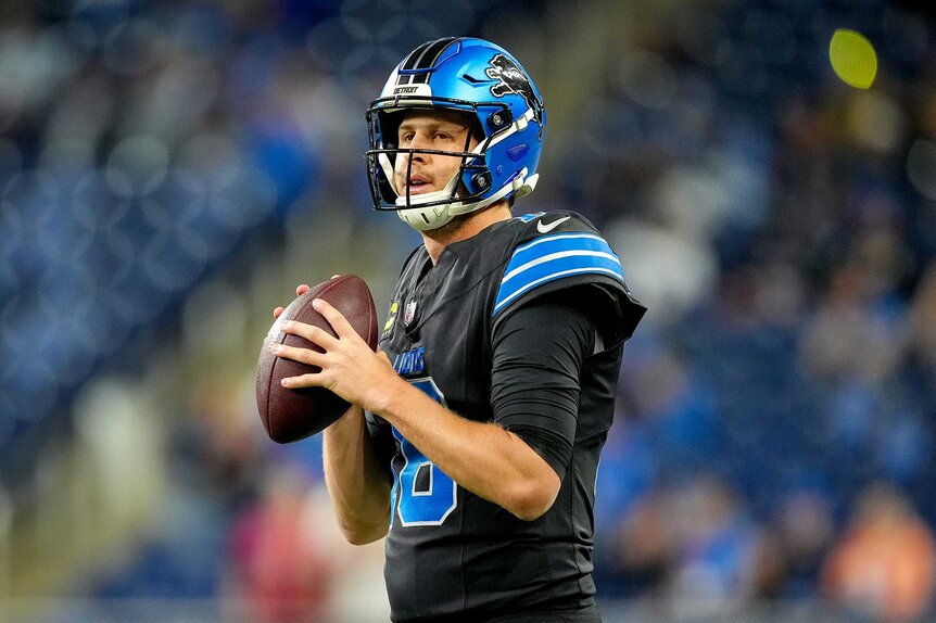 Jared Goff of the Detroit Lions warms up and passes the ball before the game against the Tampa Bay Buccaneers