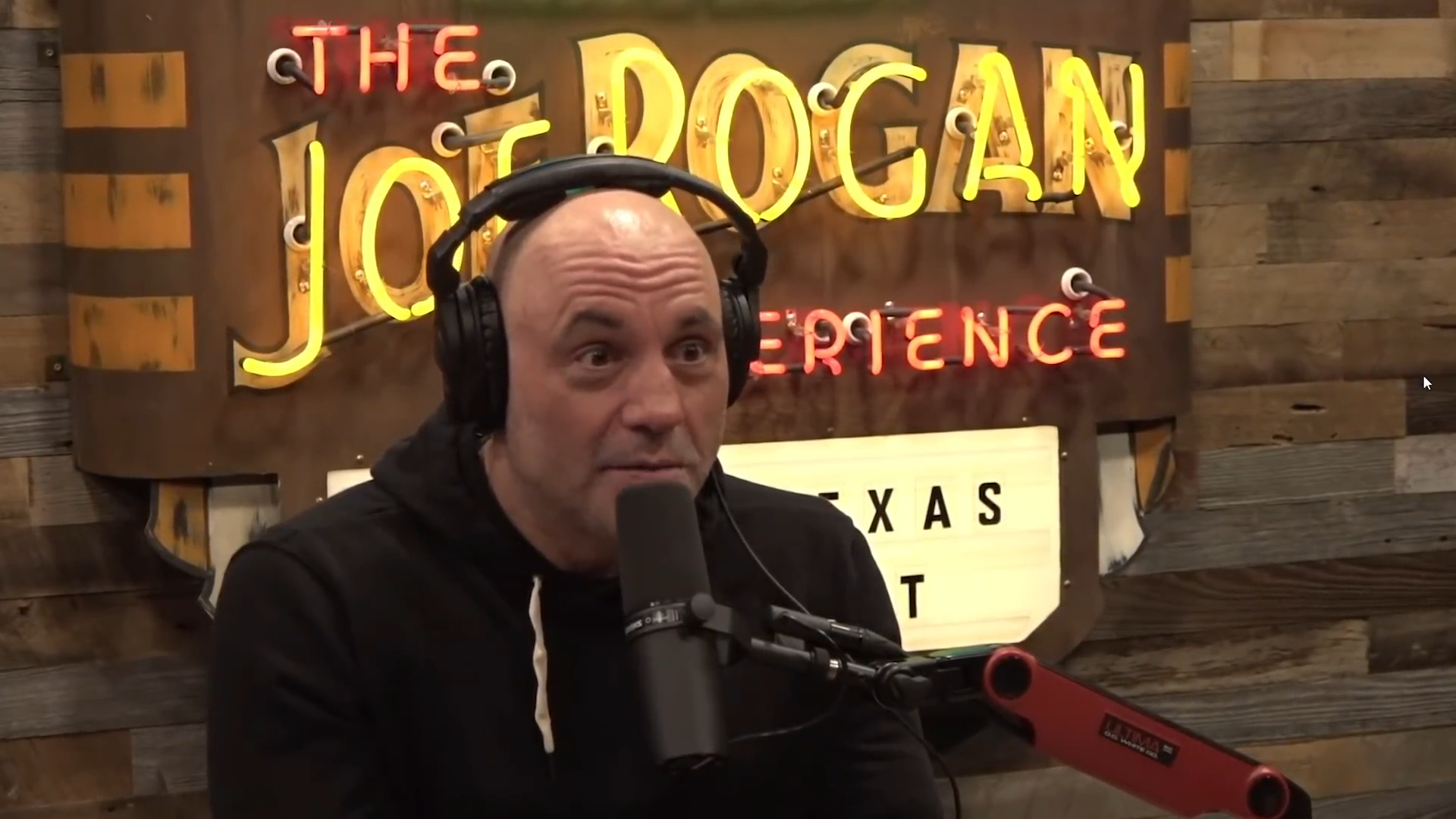 How Joe Rogan Was Used to Distract From the Ghislaine Maxwell Trial