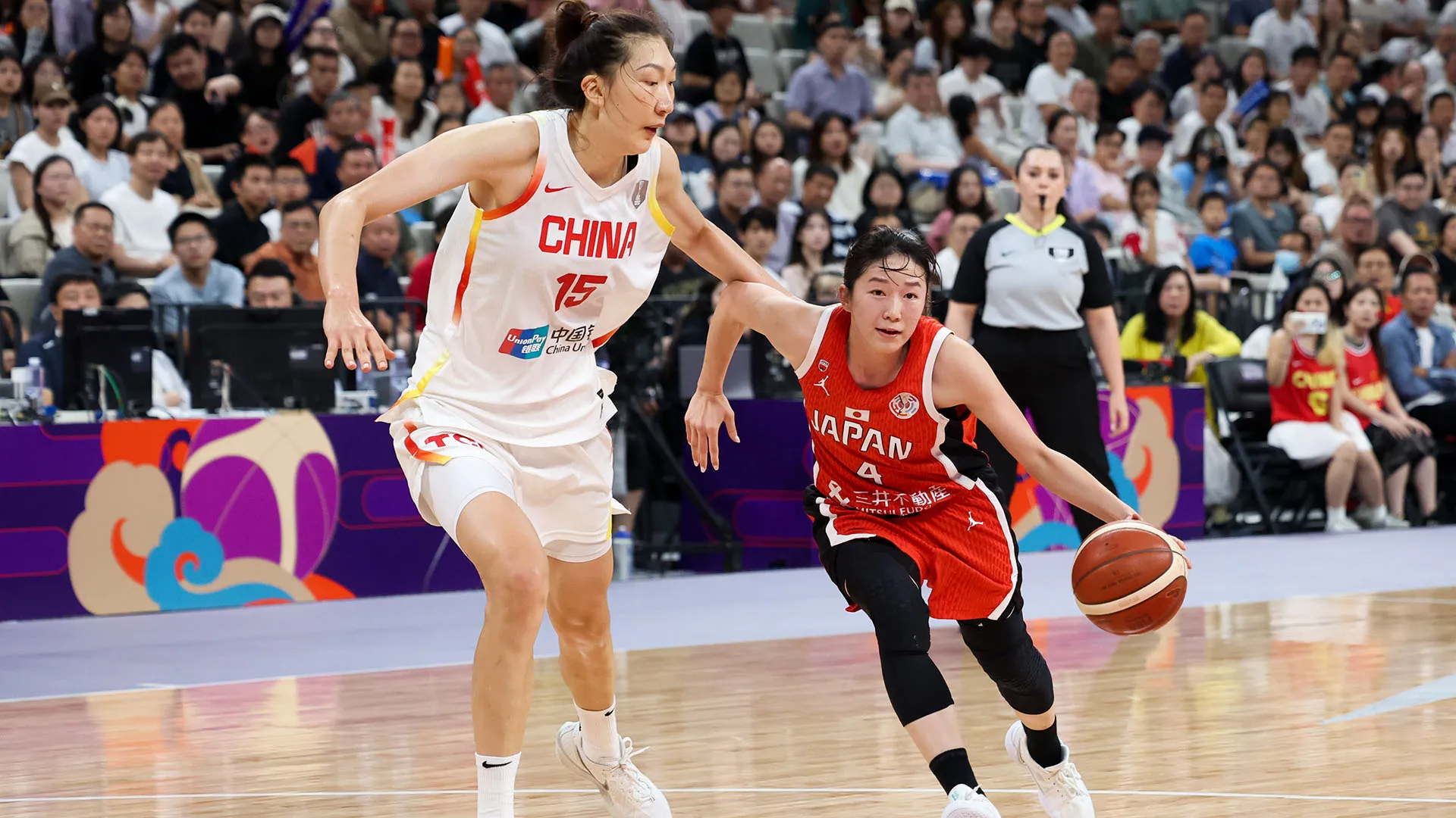 ハン・シューとチャン・ツィユー、中国の印象的な2人の巨女：写真