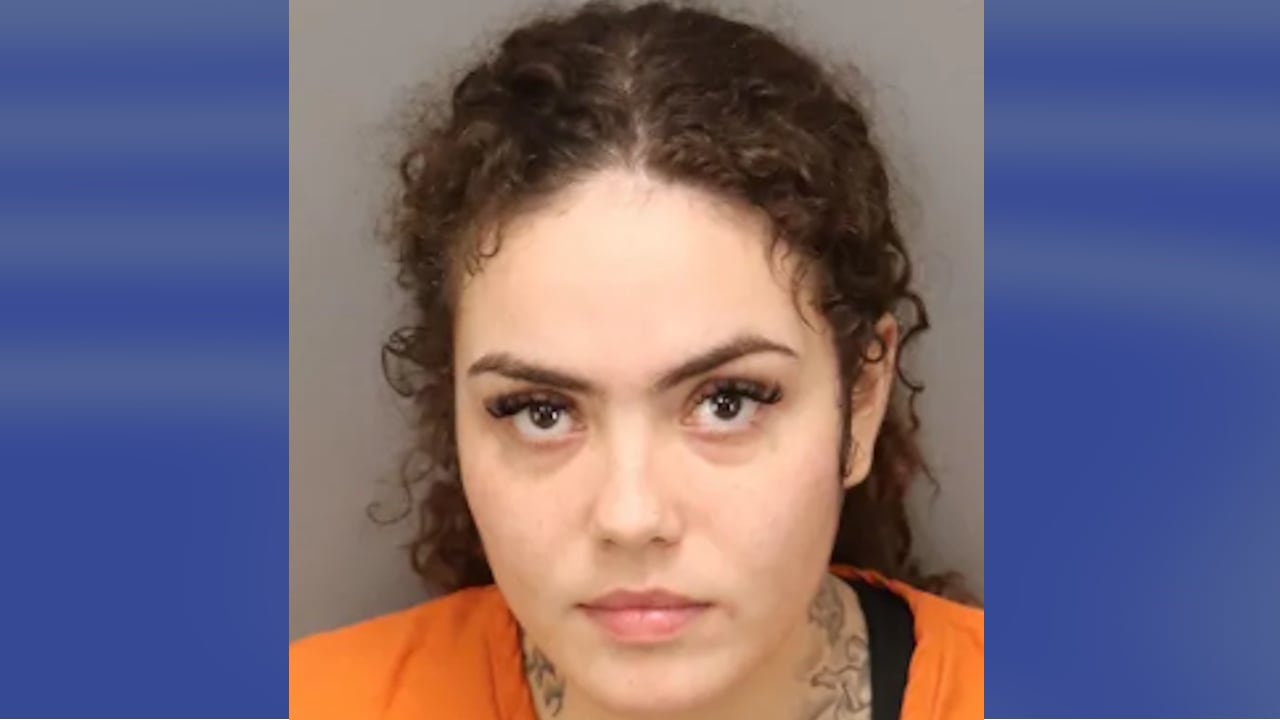 Woman rushing to pick up pizza arrested for driving 107 mph, deputies say