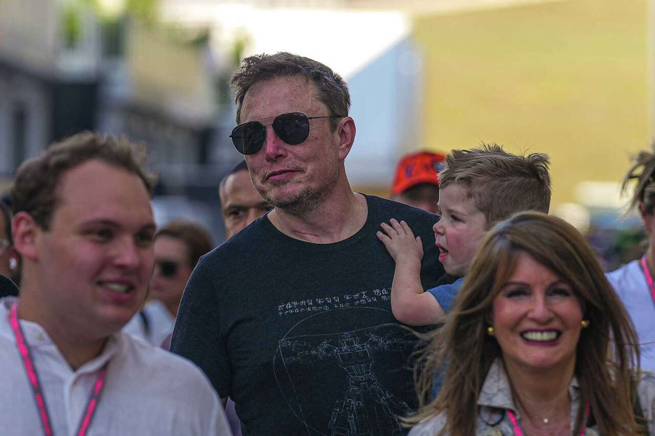 Elon Musk urges people to move to Austin