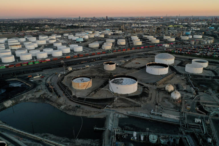 U.S. Crude Oil Stockpiles Rise as Production Hits Record