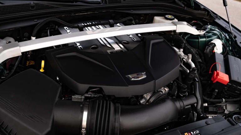 GM's New Small-Block V-8 Could Come In Two Flavors, With a Powerful ...