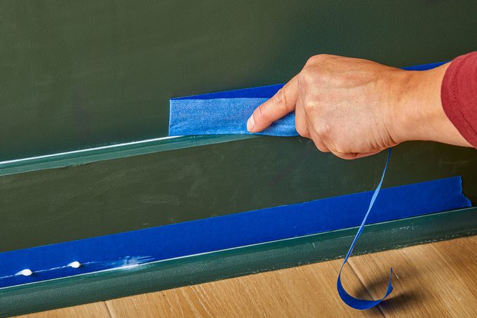 Diyer’s Guide To Sealing Baseboards Stop Drafts In 6 Steps Tfh25 Seal Baseboard Drafts Dr 10 16 16b