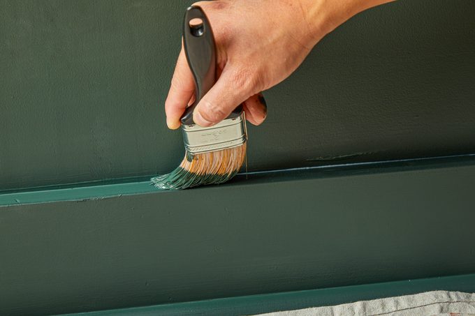 Diyer’s Guide To Sealing Baseboards Stop Drafts In 6 Steps Tfh25 Seal Baseboard Drafts Dr 10 16 27b