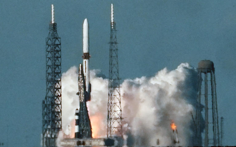 When will Jeff Bezos' Blue Origin launch New Glenn again?