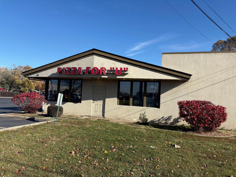 for-sale-pizza-for-u-on-joliet-s-larkin-avenue-next-to-wendy-s-restaurant