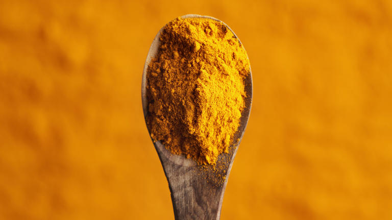 The Science Behind Why Turmeric Stains Everything (And How To Remove ...