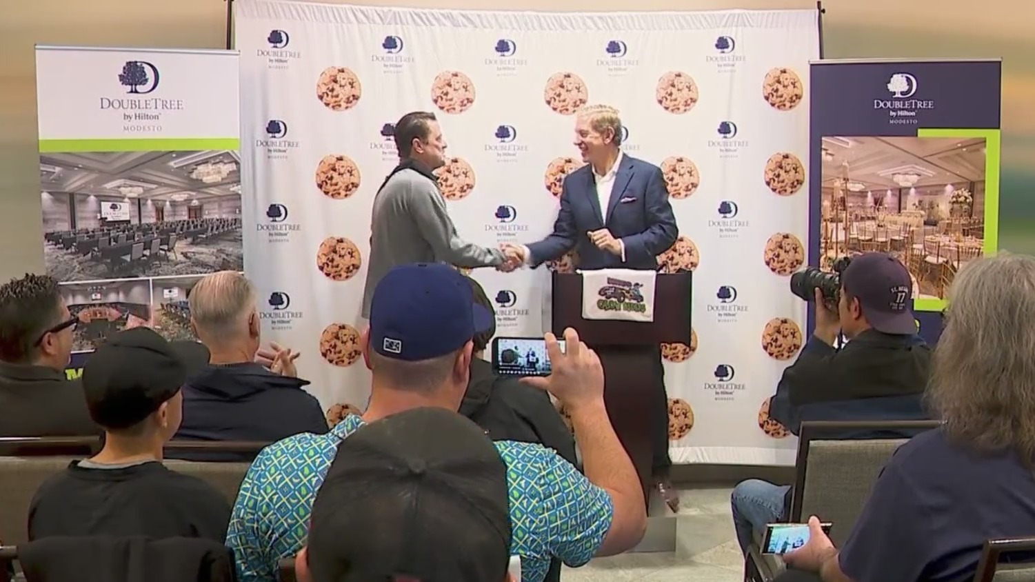 J.T. Snow introduced as first manager of Modesto's Glow Riders baseball ...