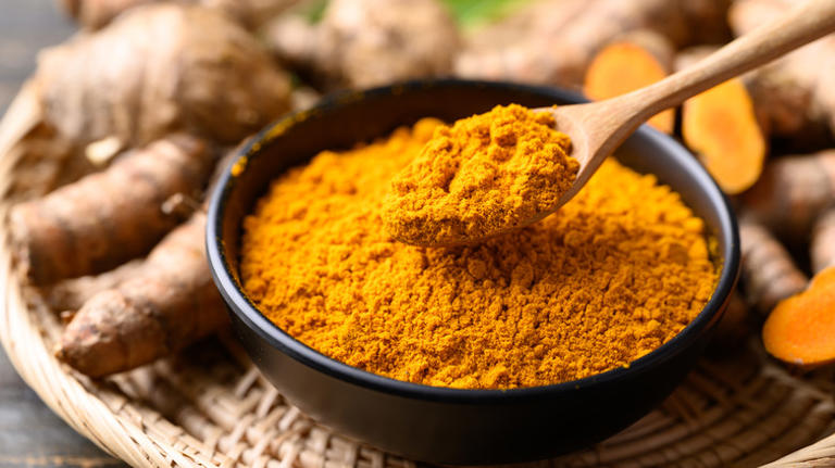 The Science Behind Why Turmeric Stains Everything (And How To Remove ...