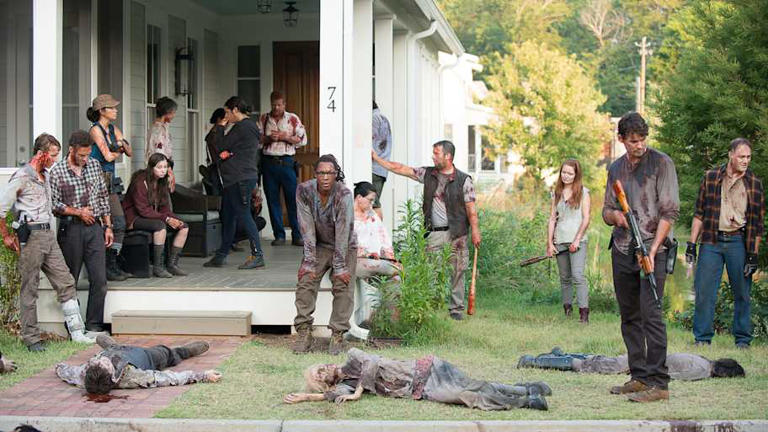 All 6 settlements in The Walking Dead ranked by survivability
