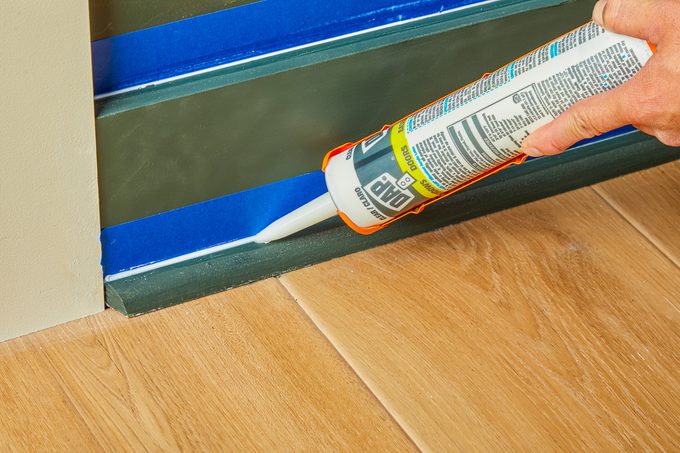 Diyer’s Guide To Sealing Baseboards Stop Drafts In 6 Steps Tfh25 Seal Baseboard Drafts Dr 10 16 14b