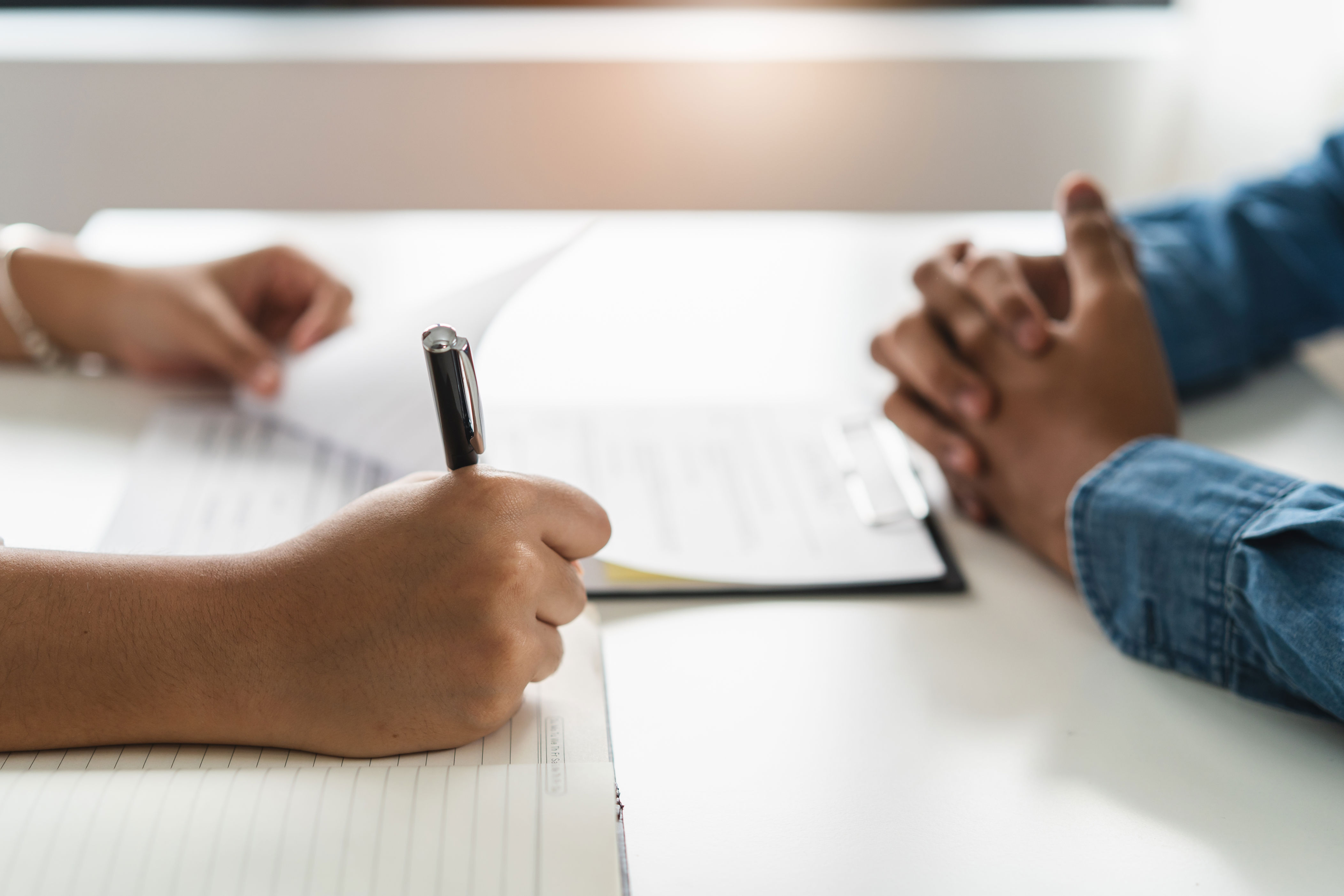 Study finds AI gives men and women different salary negotiation advice