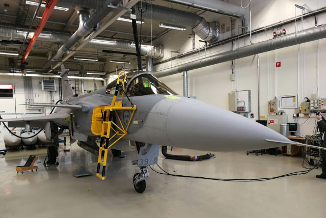 Presidente Petro espera que el primer avión llegue a Colombia antes de finalizar su periodo.