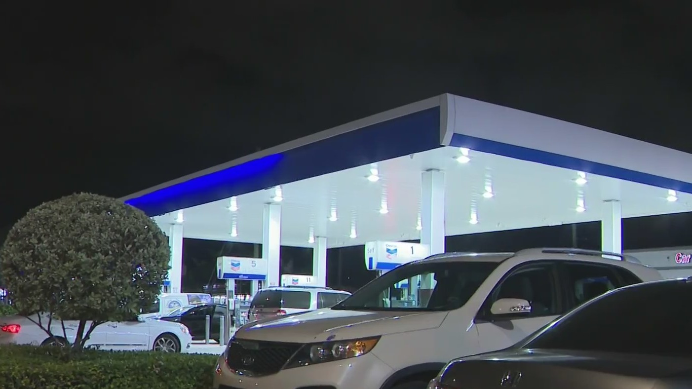 Man hospitalized after getting shot in road rage incident in Northwest ...