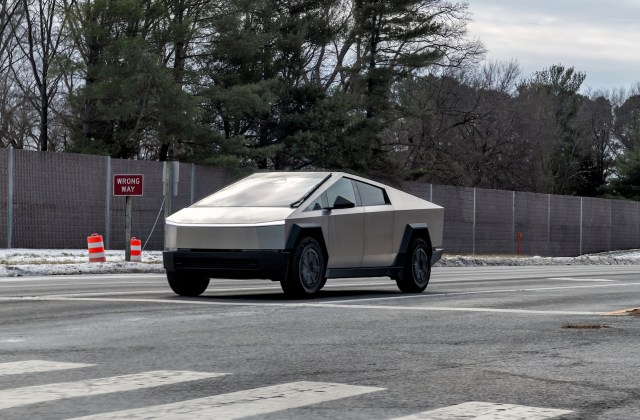 Tesla hit with another lawsuit after fatal Cybertruck crash ...