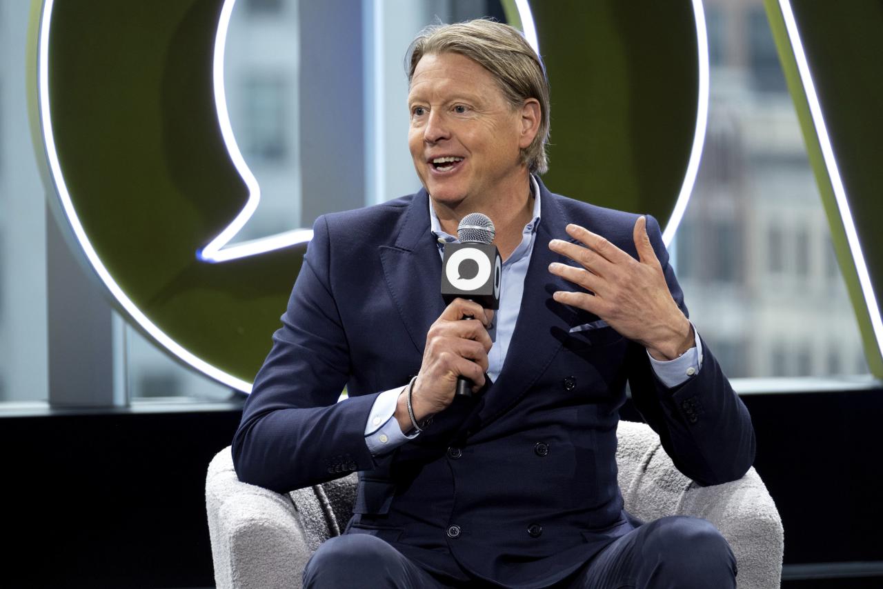 Inside the Frantic Push to Reverse Verizons Decline
