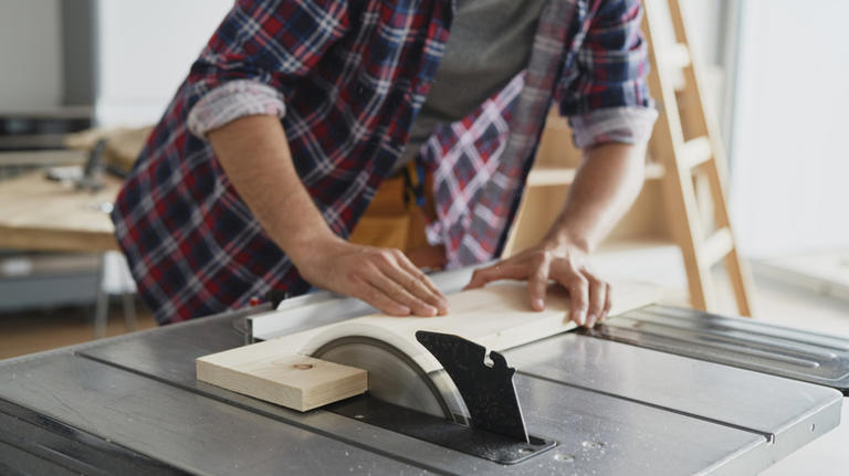 Signs It May Be Time To Replace The Blades On Your Table Saw Tool