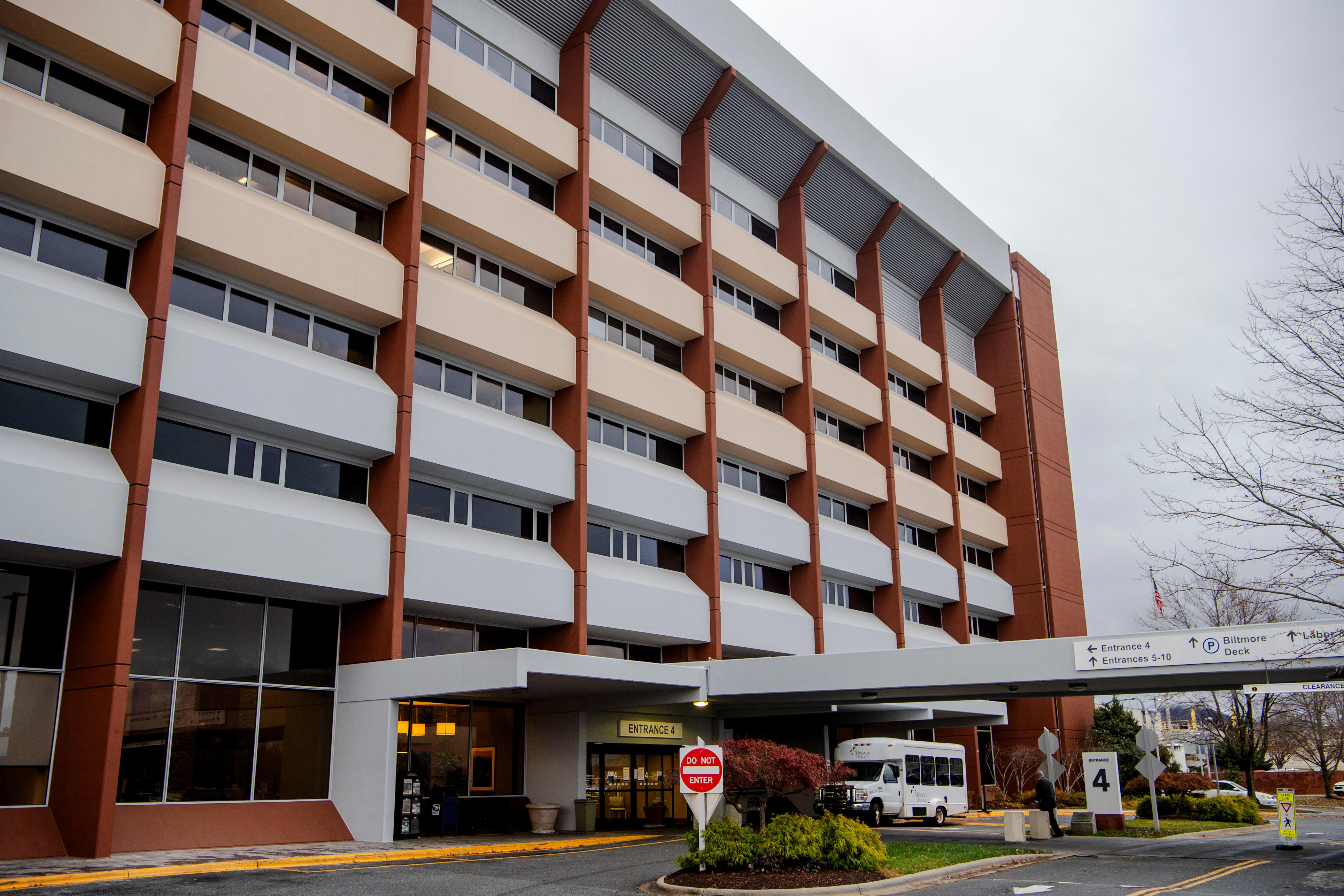 AA1QqP1d Mission now Level I trauma center; could still face Medicare cutoff