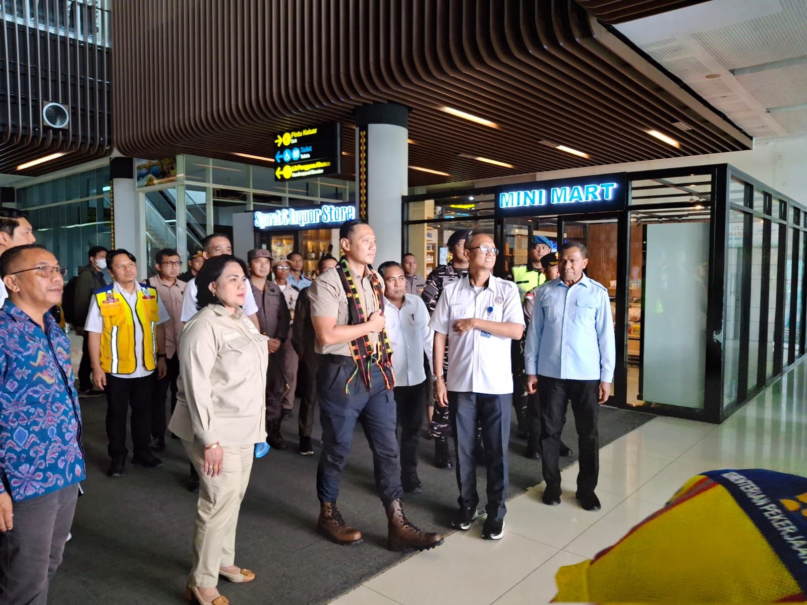 Di Tengah Efisiensi Anggaran Negara, AHY Terpantau Gunakan Jet Pribadi Saat Kunjungan Kerja ke Labuan Bajo' (foto: milano)