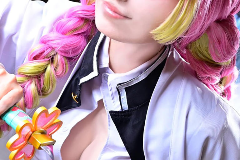 45歳から始めた『鬼滅の刃』甘露寺蜜璃コスプレが圧巻の完成度！「年齢