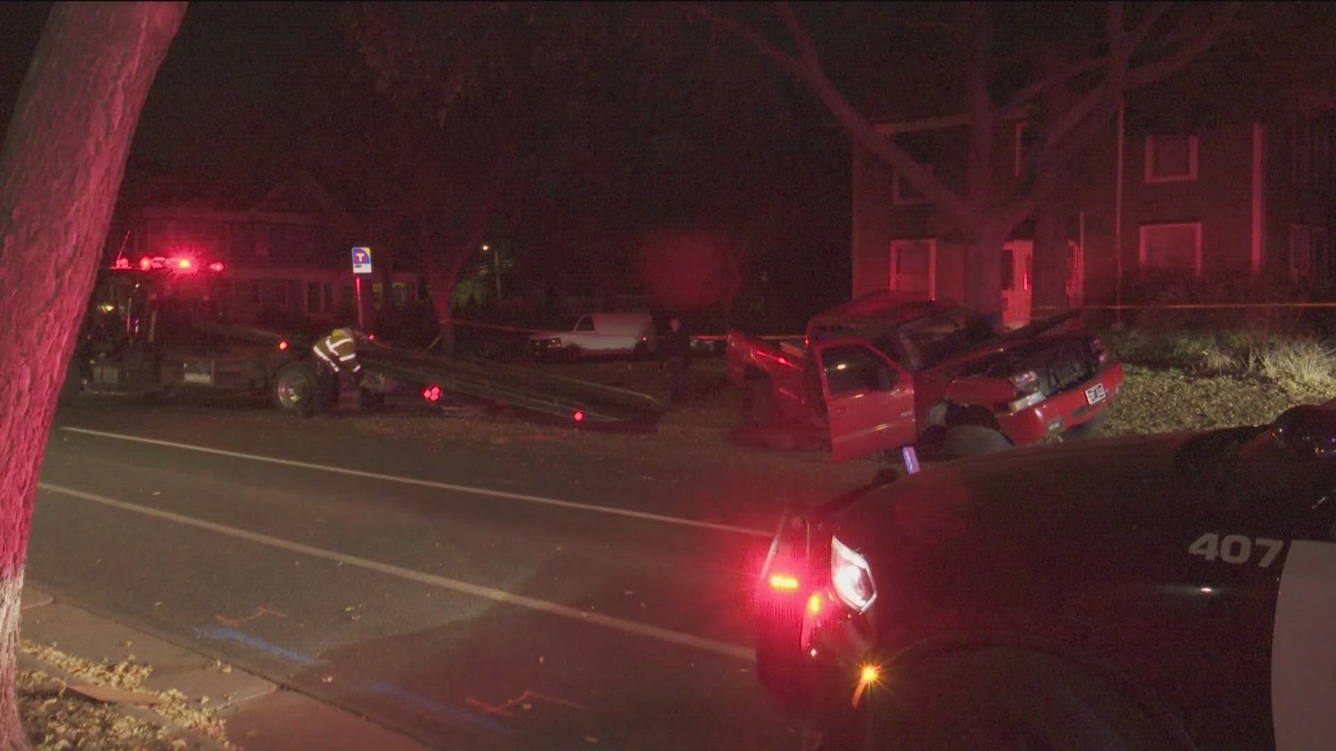 2 hospitalized after truck crashes into tree in Minneapolis