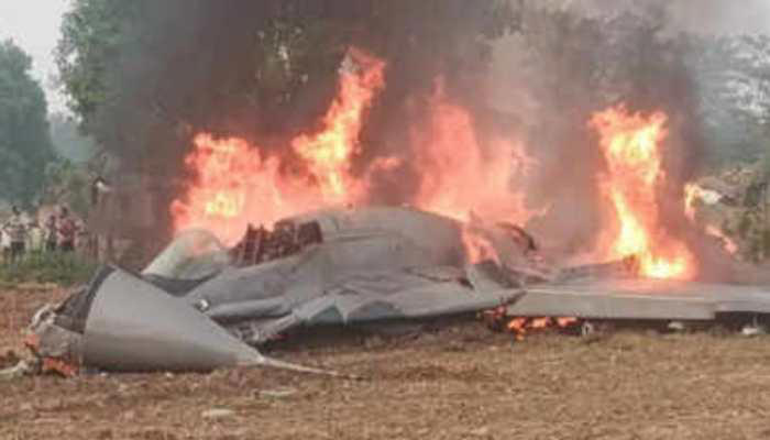  IAF PC-7 Pilatus Trainer Aircraft Crashes Near Chennai; Pilot Ejects Safely 