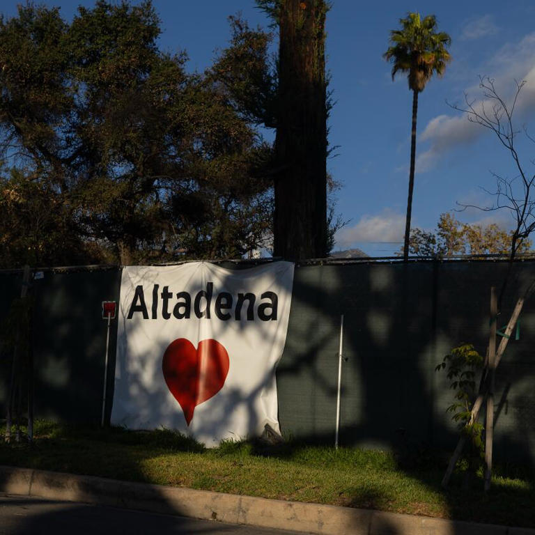The deep bonds on an Altadena street driving neighbors to rebuild