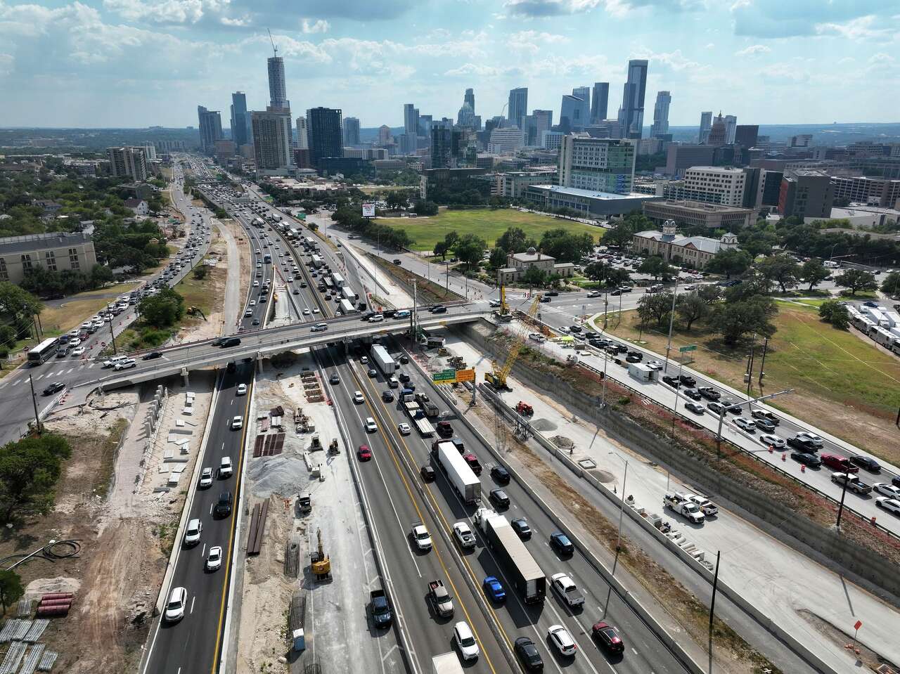 TXDOT permanently closes two I-35 exits near downtown Austin<br><br>