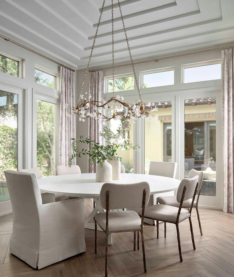The best way to pull off the mixed dining chair trend
