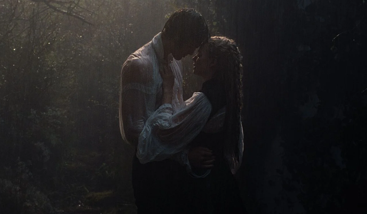 Hurlevent : Margot Robbie et Jacob Elordi s’aiment passionnément dans la nouvelle bande-annonce